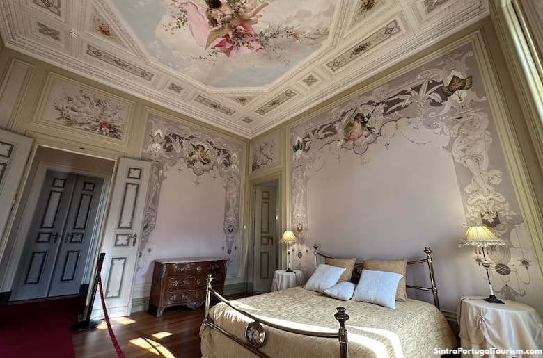 Master bedroom in Biester Palace, Sintra